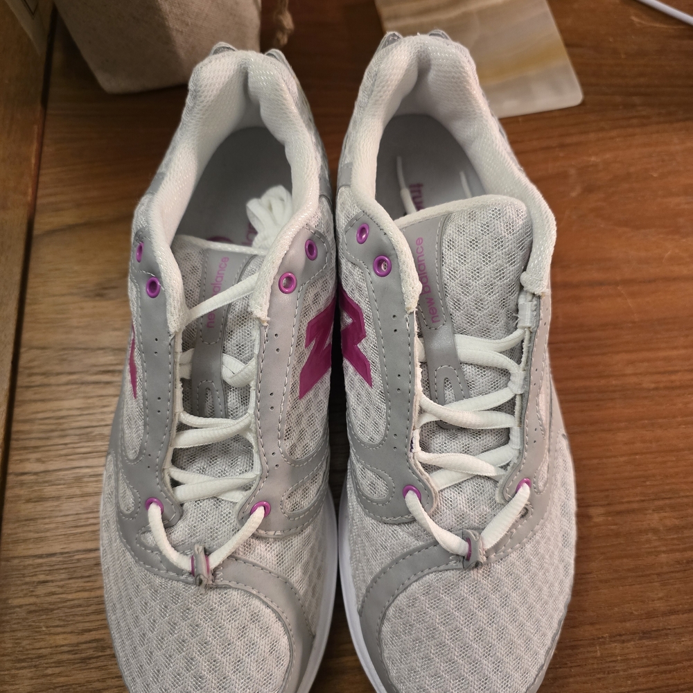 New Balance Women's Gray and Pink Sneakers